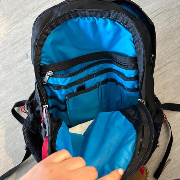 The North Face Recon Backpack - Picture 3 of 7